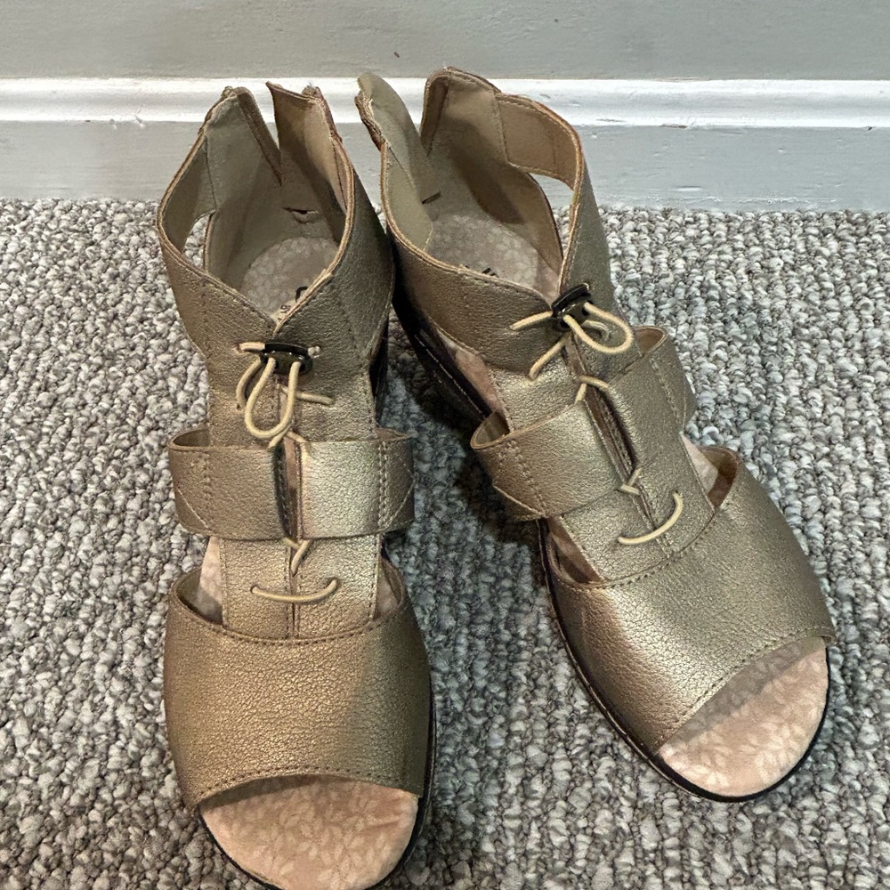 JBU Gold Gladiator Sandals with Lace-Up Design